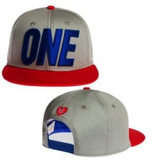 Кепка с прямым козырьком ONE