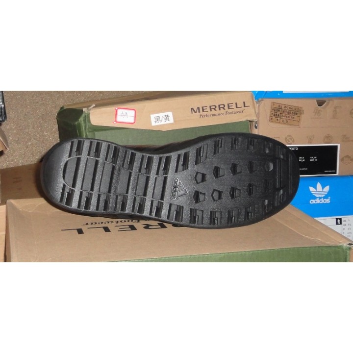 Зимние ботинки Adidas Daroga, цвет черный, в наличии 44 и 45р