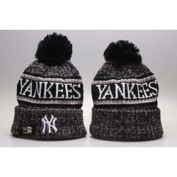 Шапка NY темно серая с помпоном