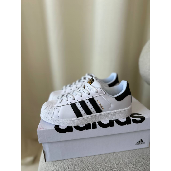 Кросівки Adidas Superstar black/white в наявності золотий логотип