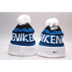 Шапка Nike синяя с белым лого с балабоном