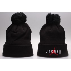 Шапка Air Jordan черная с помпоном