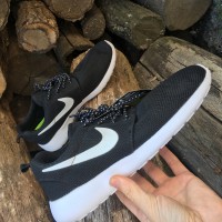 Новые кроссовки Nike Roshe Run с распаровкой в размерах