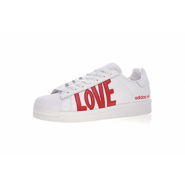 Кроссовки Adidas Superstar с узором сердце цены. Купить кроссовки ...